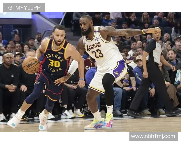 湖人火箭首节对决精彩回顾球员表现与战术分析全景呈现